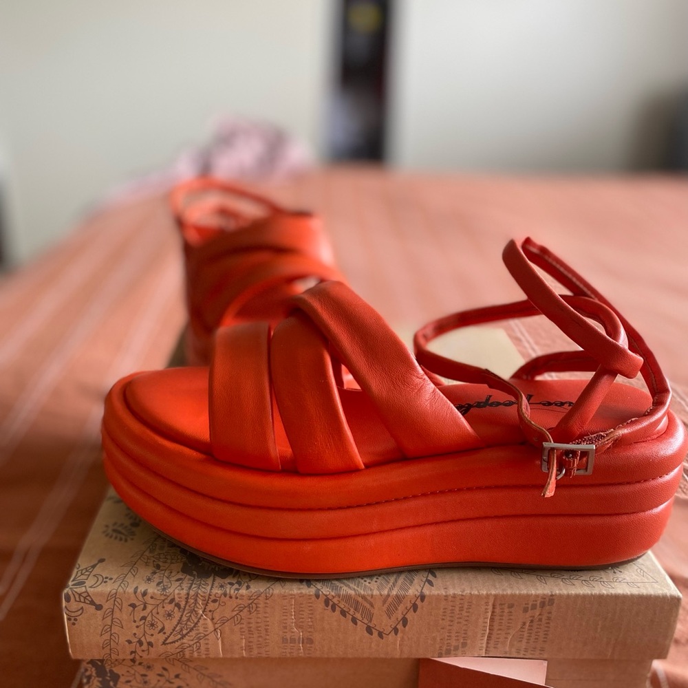 COPY - FP Harper Flatform Tiger Lily size 39